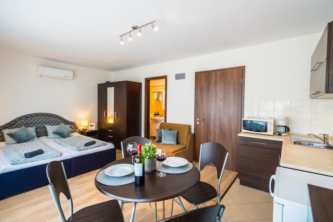 Siesta Sziget - Balaton-Parti Apartmanok Siofok Exterior photo